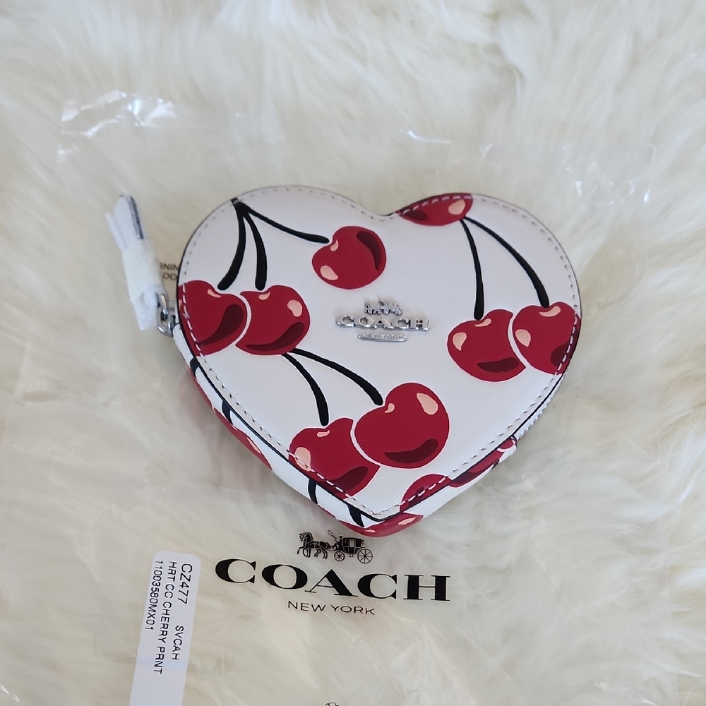 Adorable NWT Coach Heart Cherry Red Leather Coin Case ❤️🍒🖤🎁